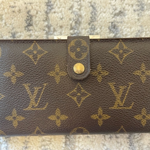 Authentic Louis Vuitton Long Bifold Monogram Wallet - Brown - Picture 3 of 8